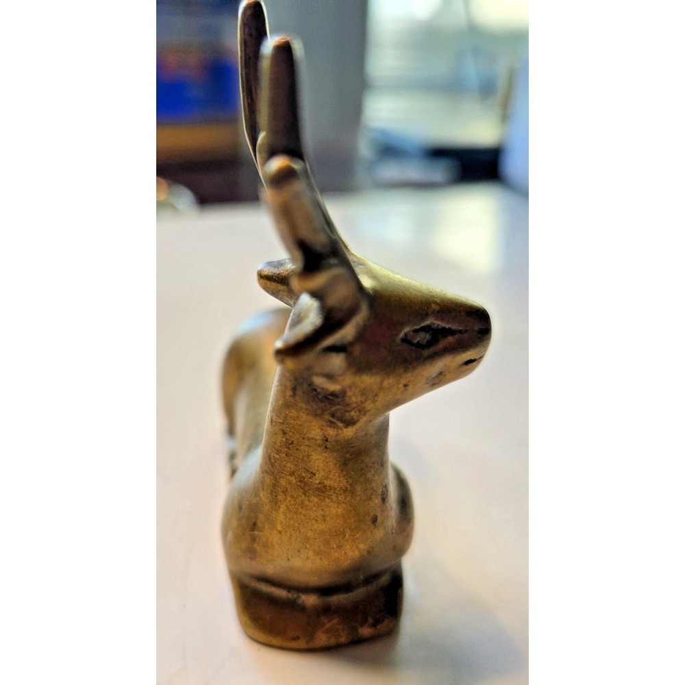 Vintage Solid Brass Deer Reindeer Caribou Buck Laying Down 2 1/8" x 2.5" - Picture 3 of 9